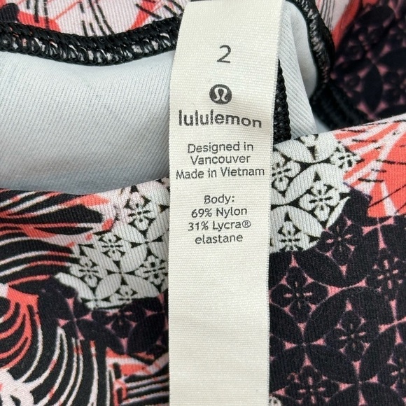 Lululemon Wunder Under Luxtreme High Rise Artisan Spring Lunar New Year Size 2 - Picture 3 of 11